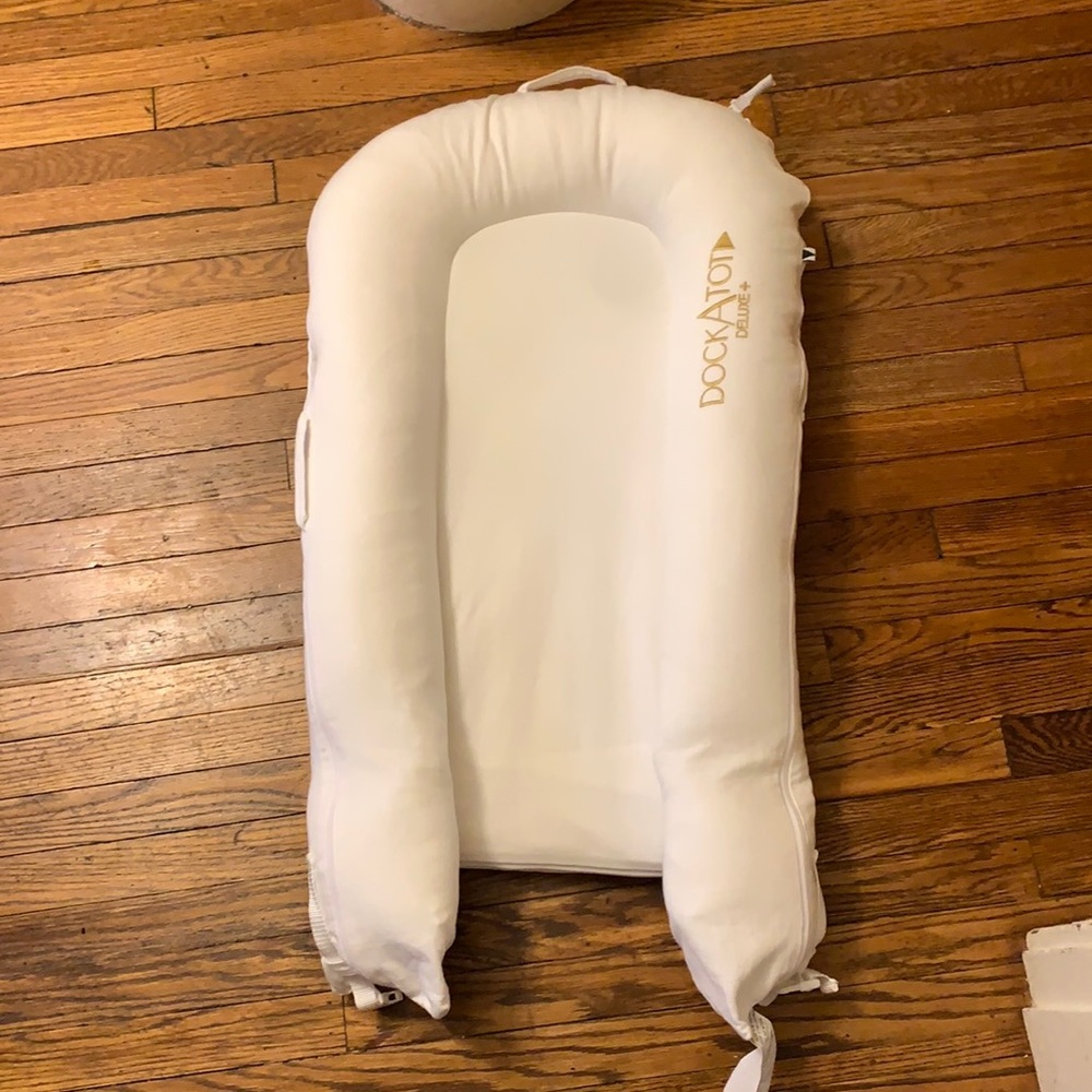 Like new! Doc a tot deluxe +